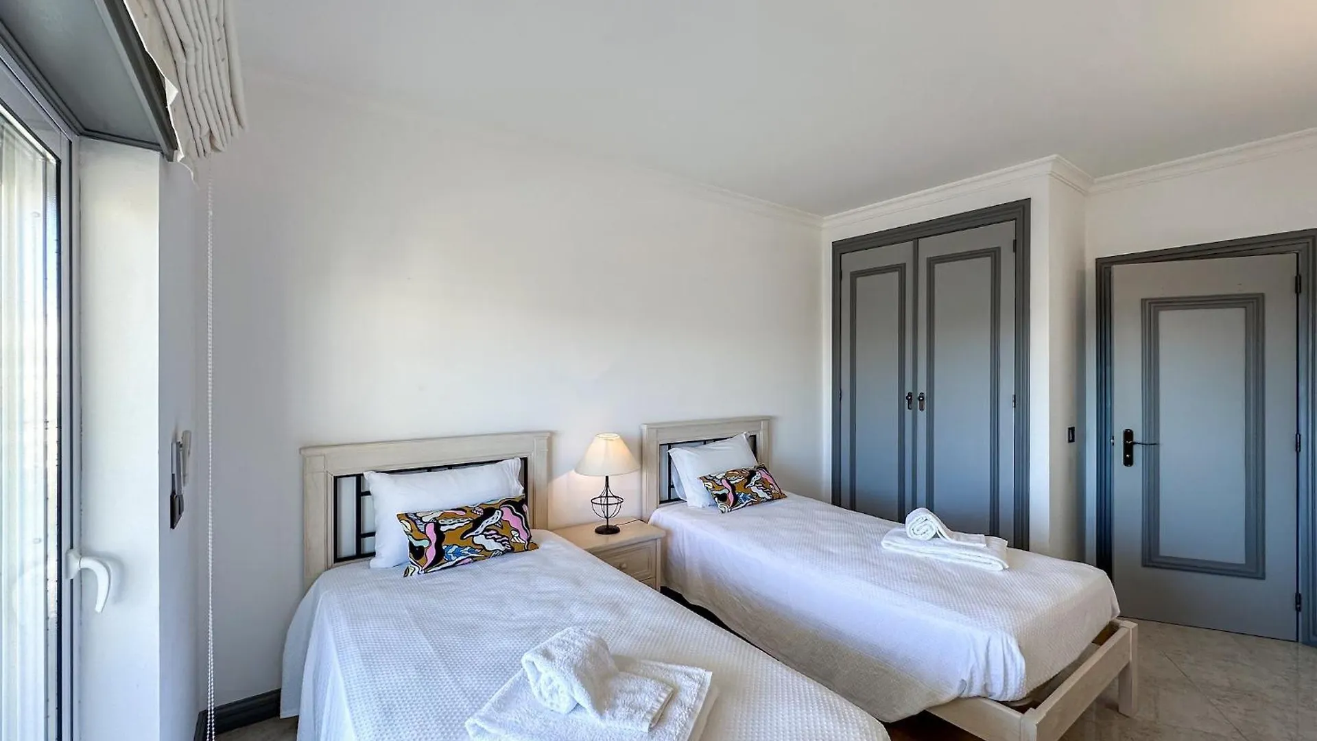 Luxury Penthouse Wstunning Sea Views, Walk To Gale Beach Albufeira 0*,