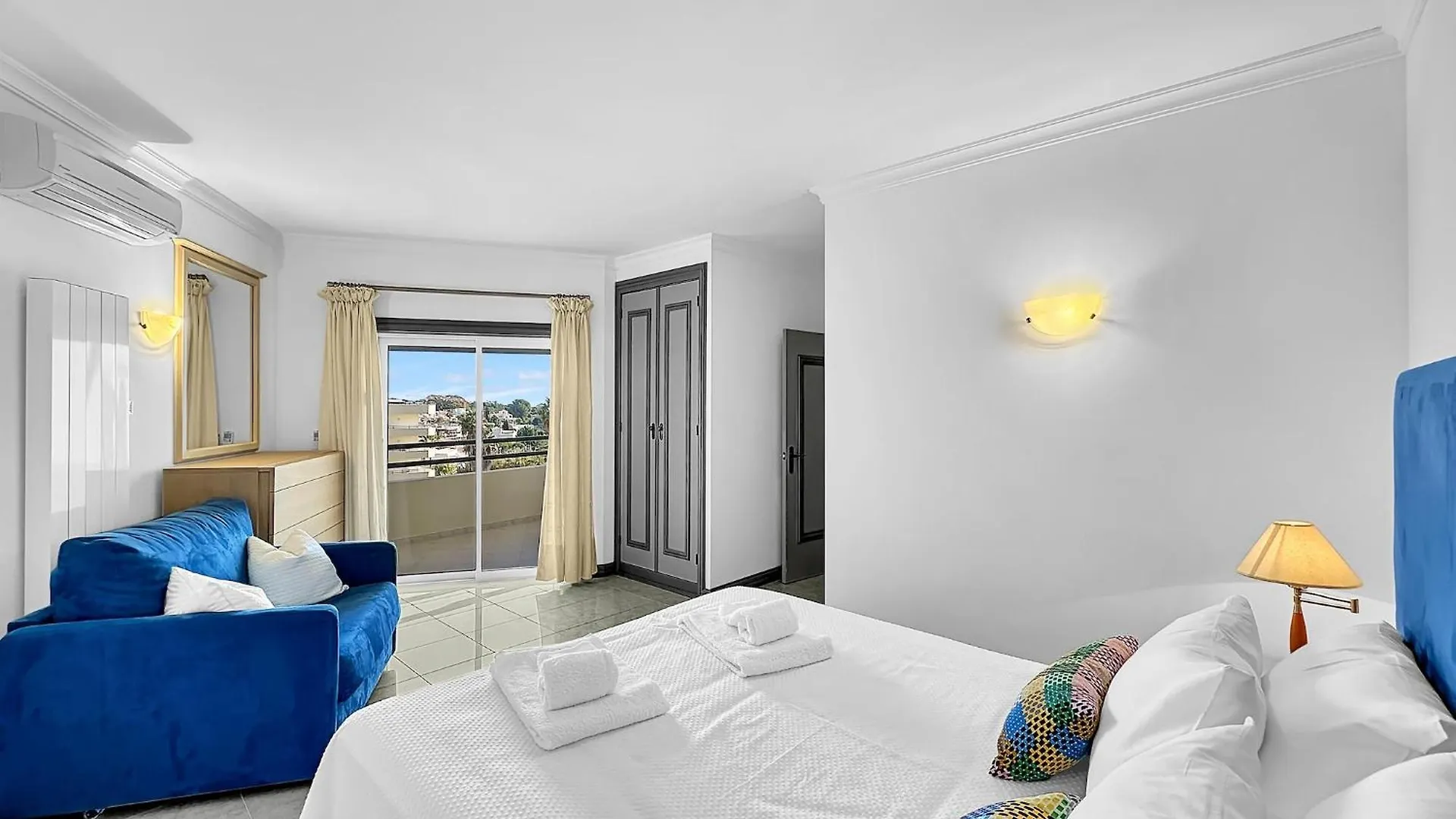 Luxury Penthouse Wstunning Sea Views, Walk To Gale Beach Albufeira