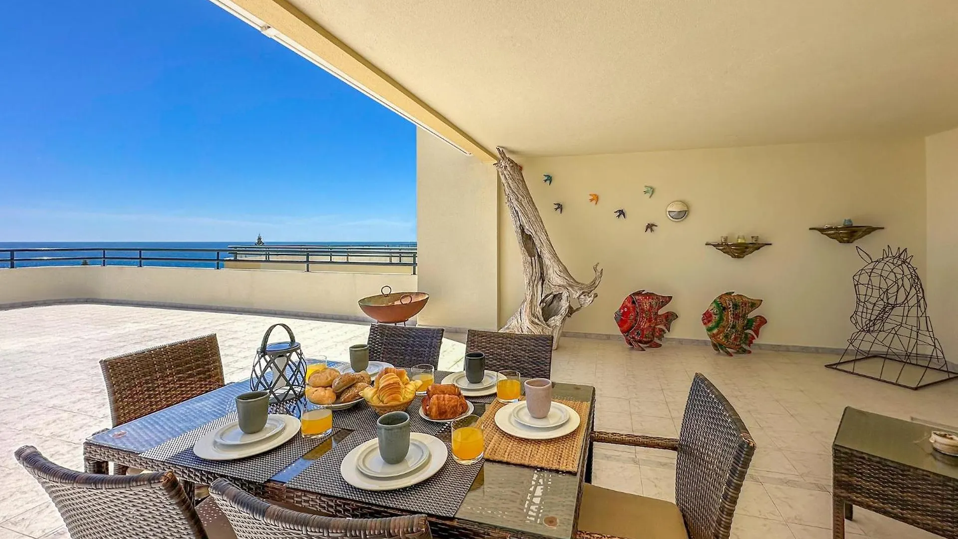 Luxury Penthouse Wstunning Sea Views, Walk To Gale Beach Albufeira