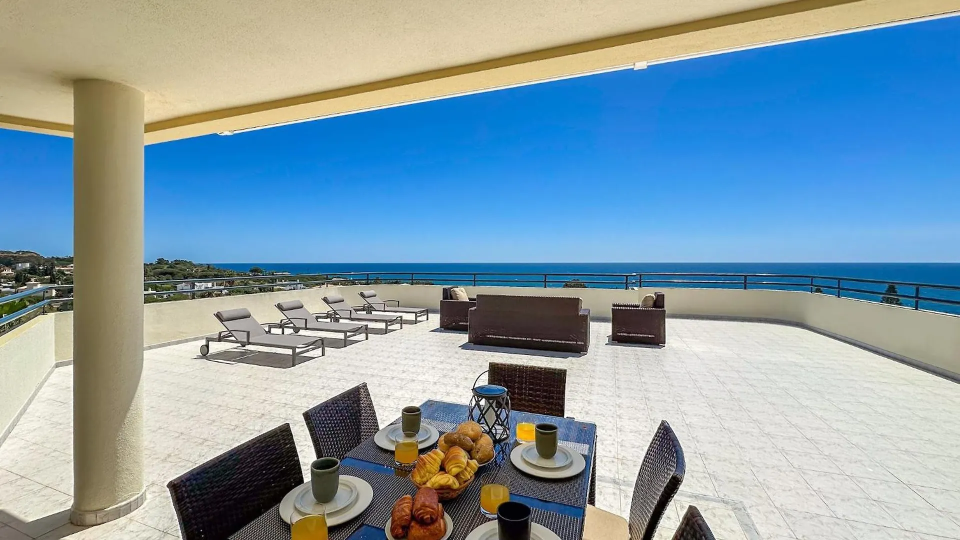 Luxury Penthouse Wstunning Sea Views, Walk To Gale Beach Albufeira