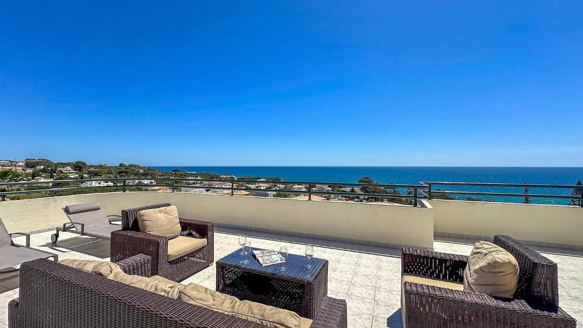 Luxury Penthouse Wstunning Sea Views, Walk To Gale Beach Albufeira Apartamento